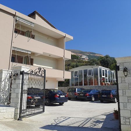 Voyage Villa Vlorë Exteriör bild
