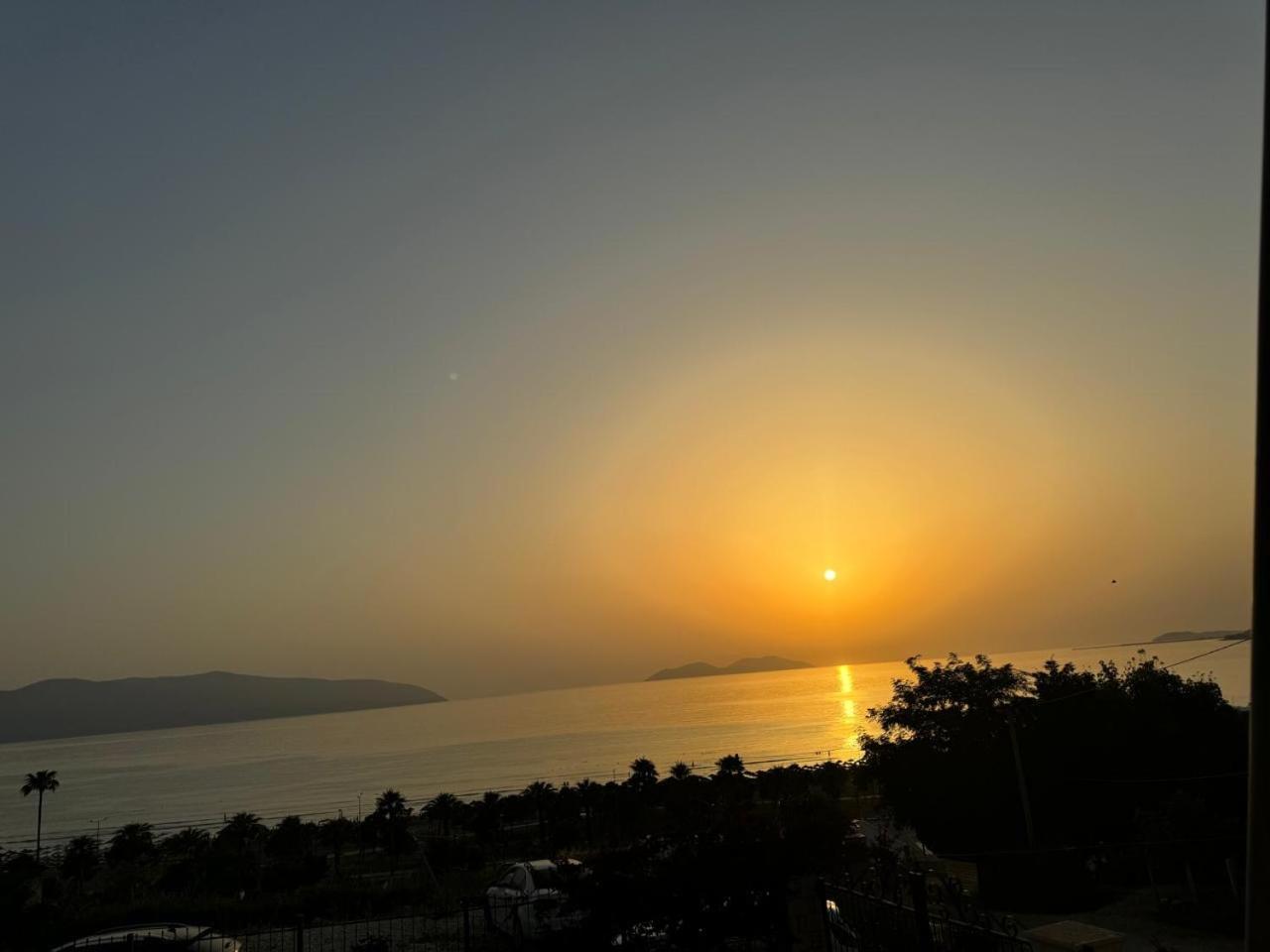 Voyage Villa Vlorë Exteriör bild
