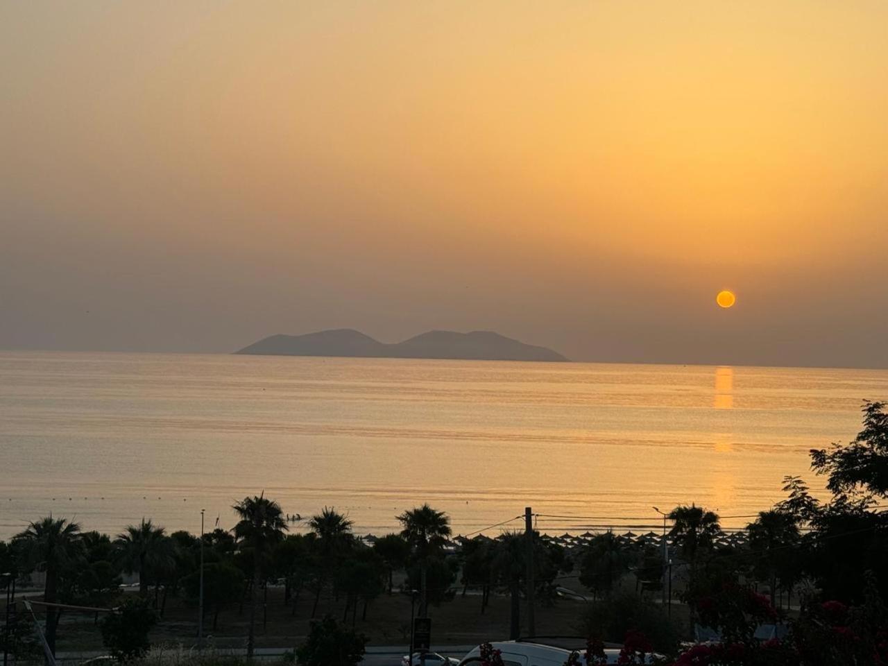 Voyage Villa Vlorë Exteriör bild