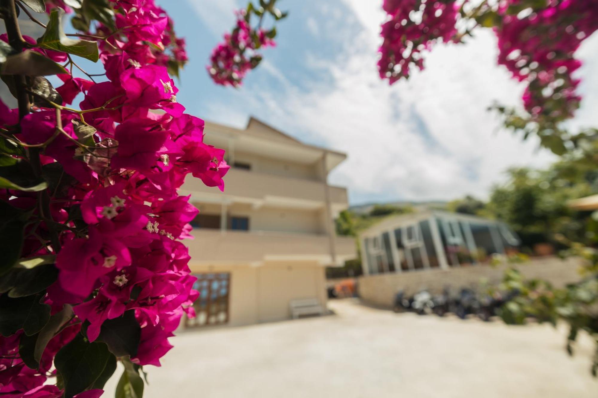 Voyage Villa Vlorë Exteriör bild