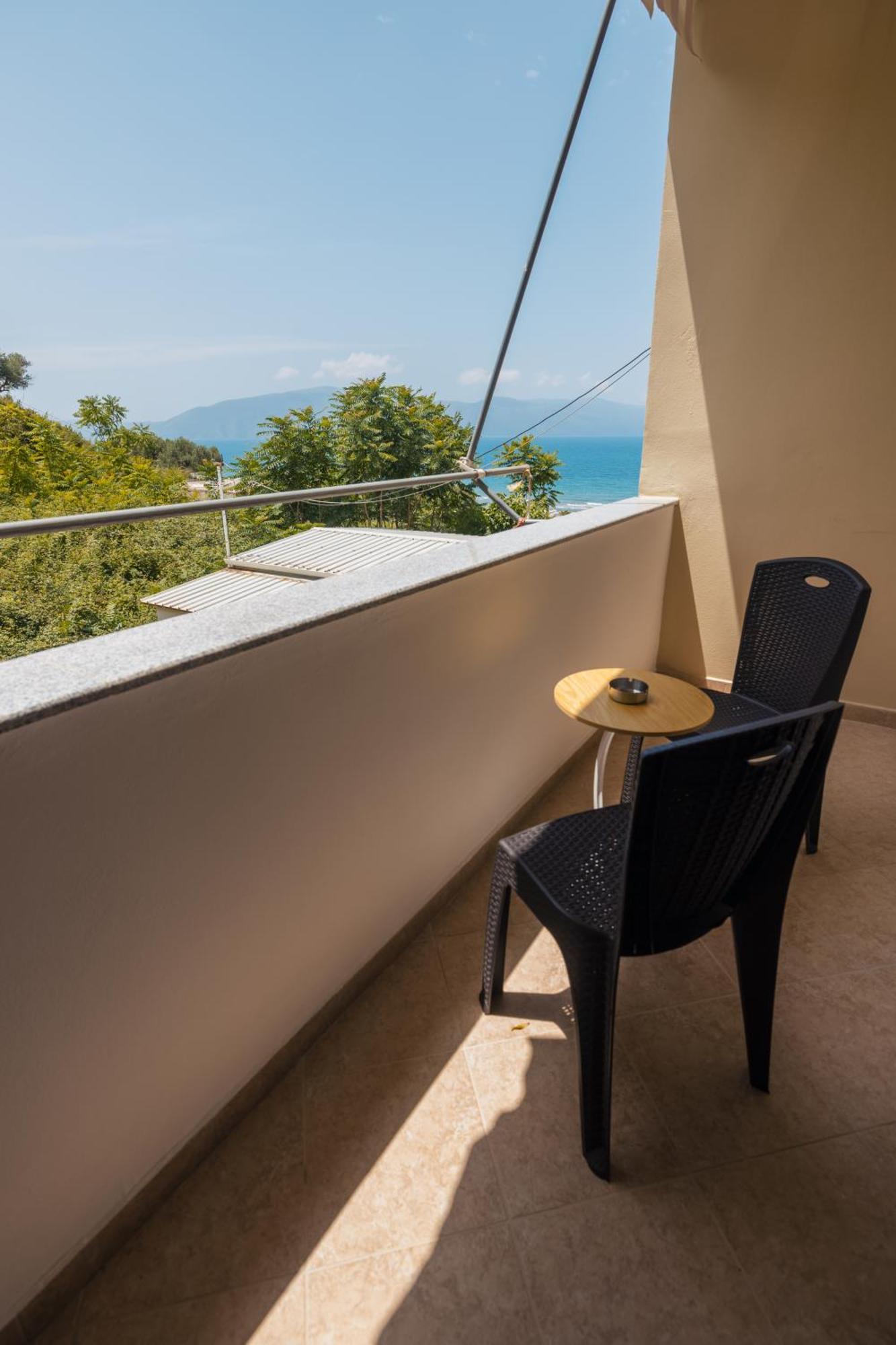 Voyage Villa Vlorë Exteriör bild
