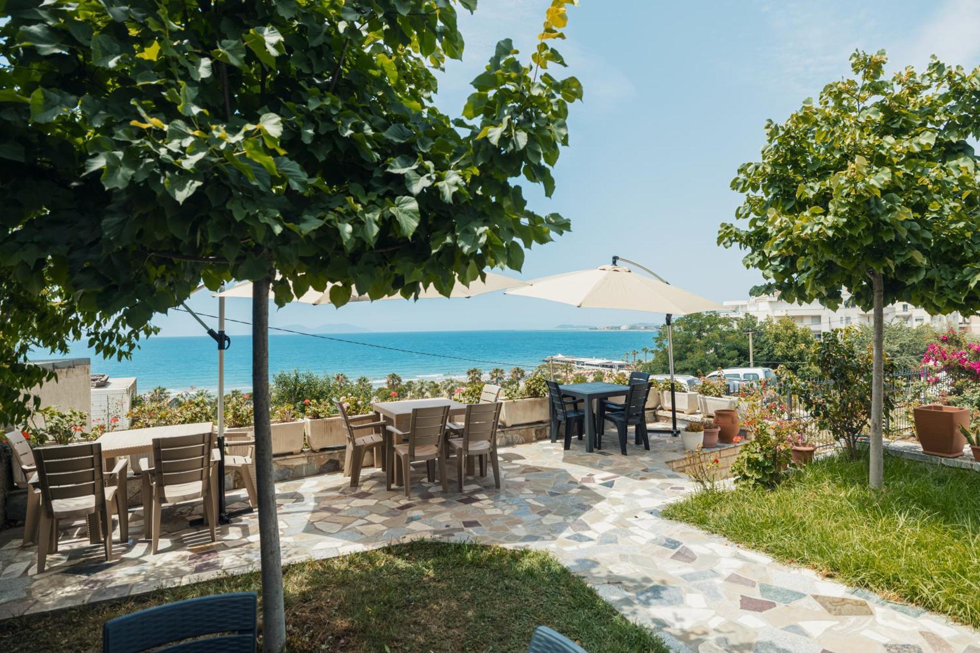 Voyage Villa Vlorë Exteriör bild