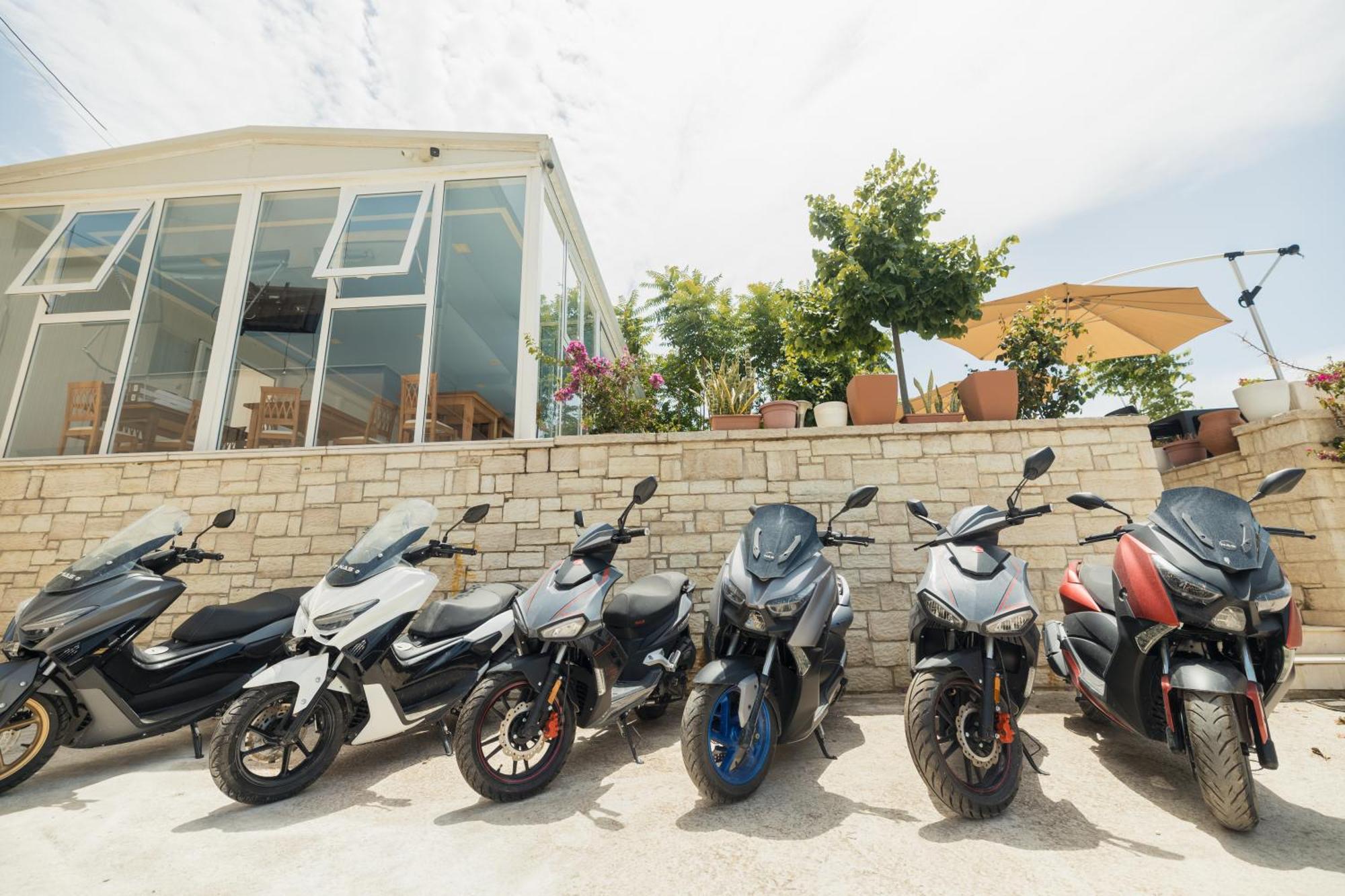 Voyage Villa Vlorë Exteriör bild