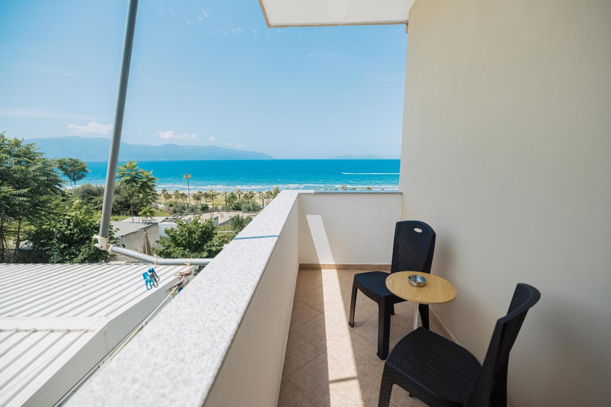 Voyage Villa Vlorë Exteriör bild