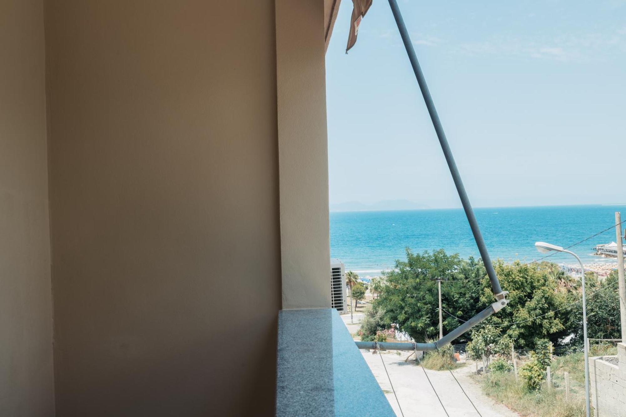 Voyage Villa Vlorë Exteriör bild
