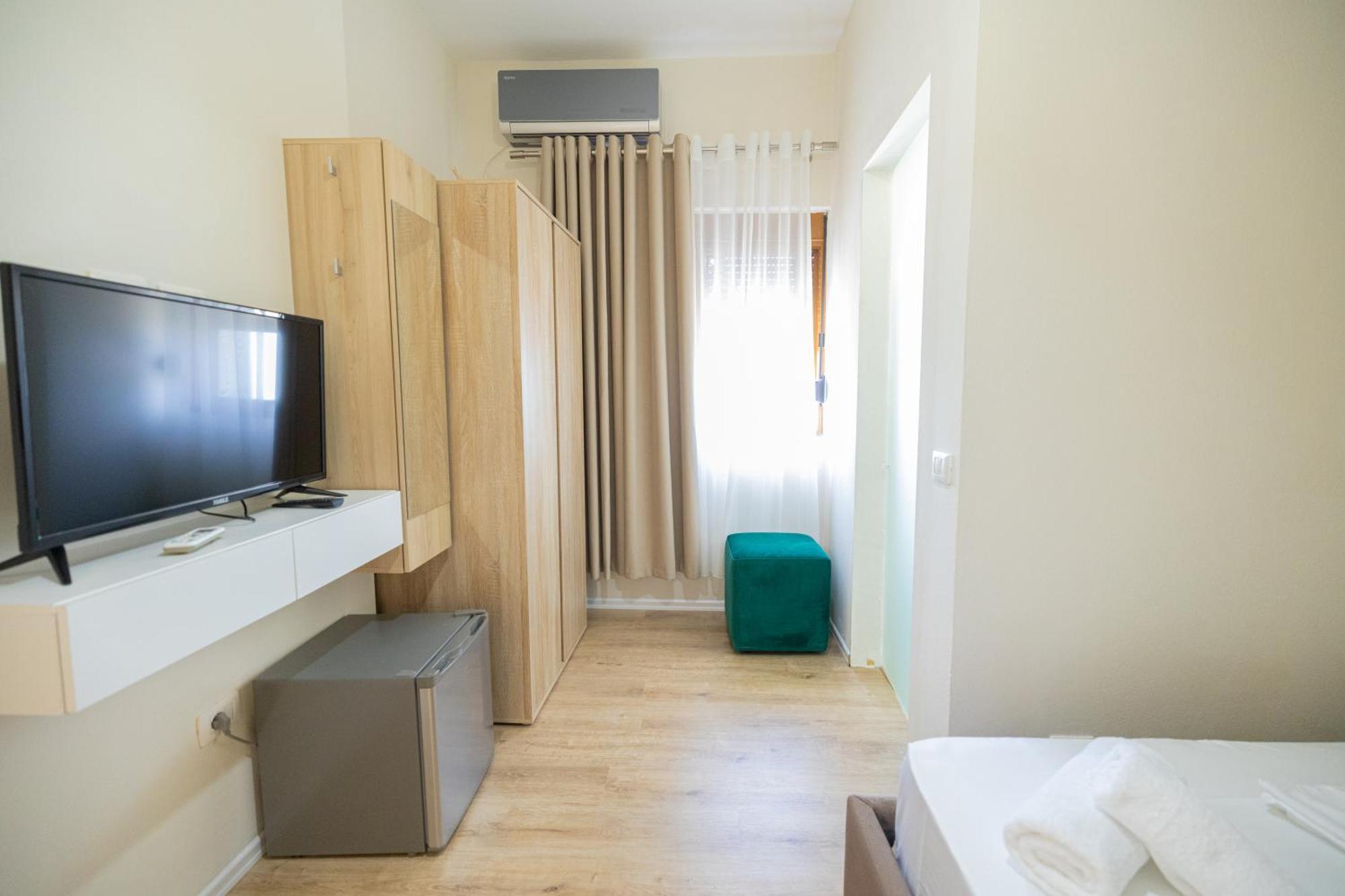 Voyage Villa Vlorë Exteriör bild