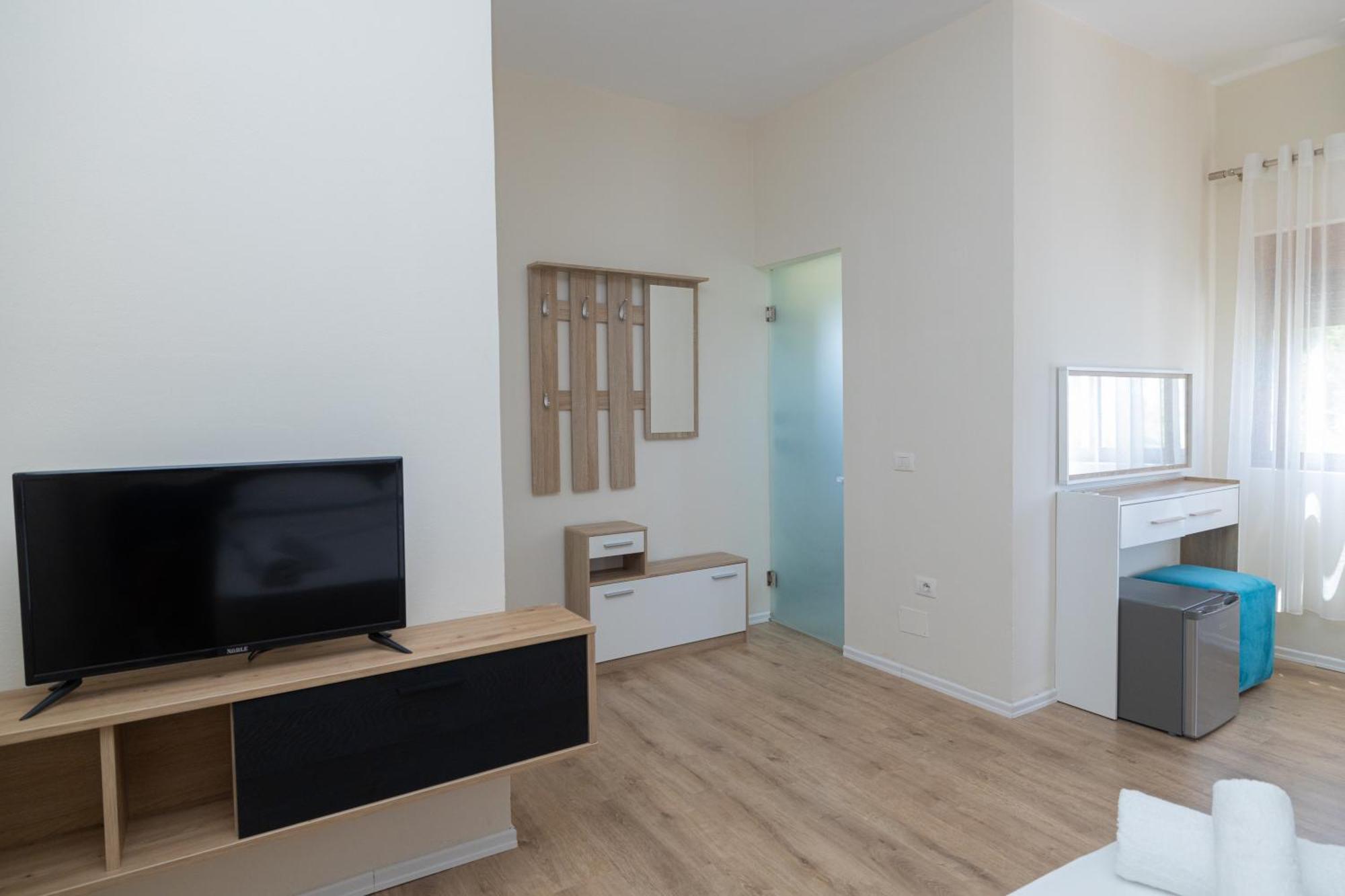 Voyage Villa Vlorë Exteriör bild