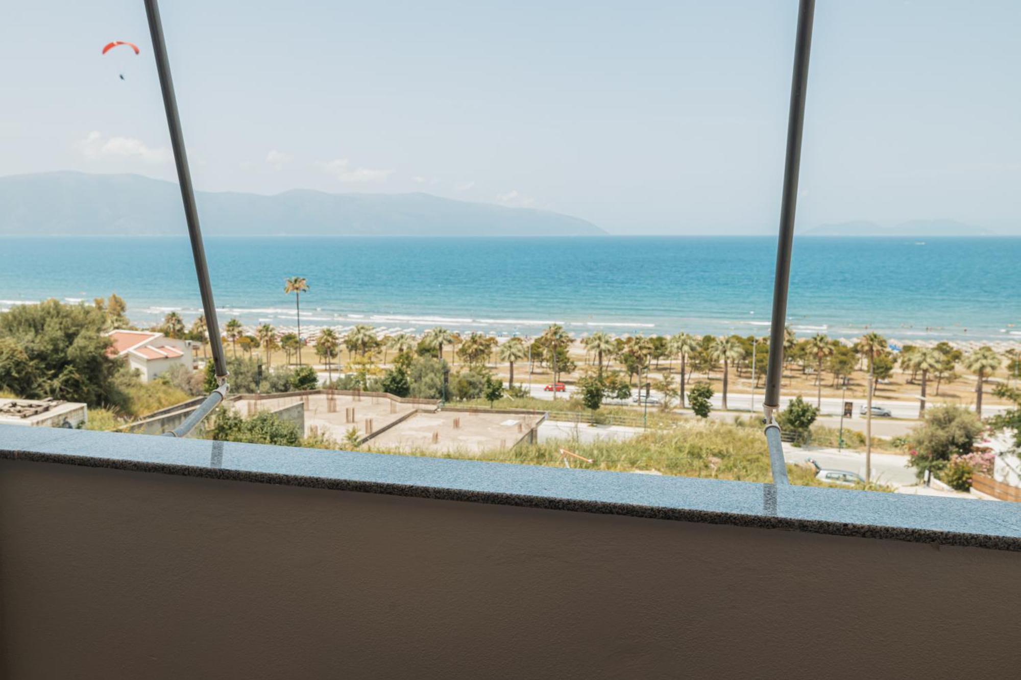 Voyage Villa Vlorë Exteriör bild