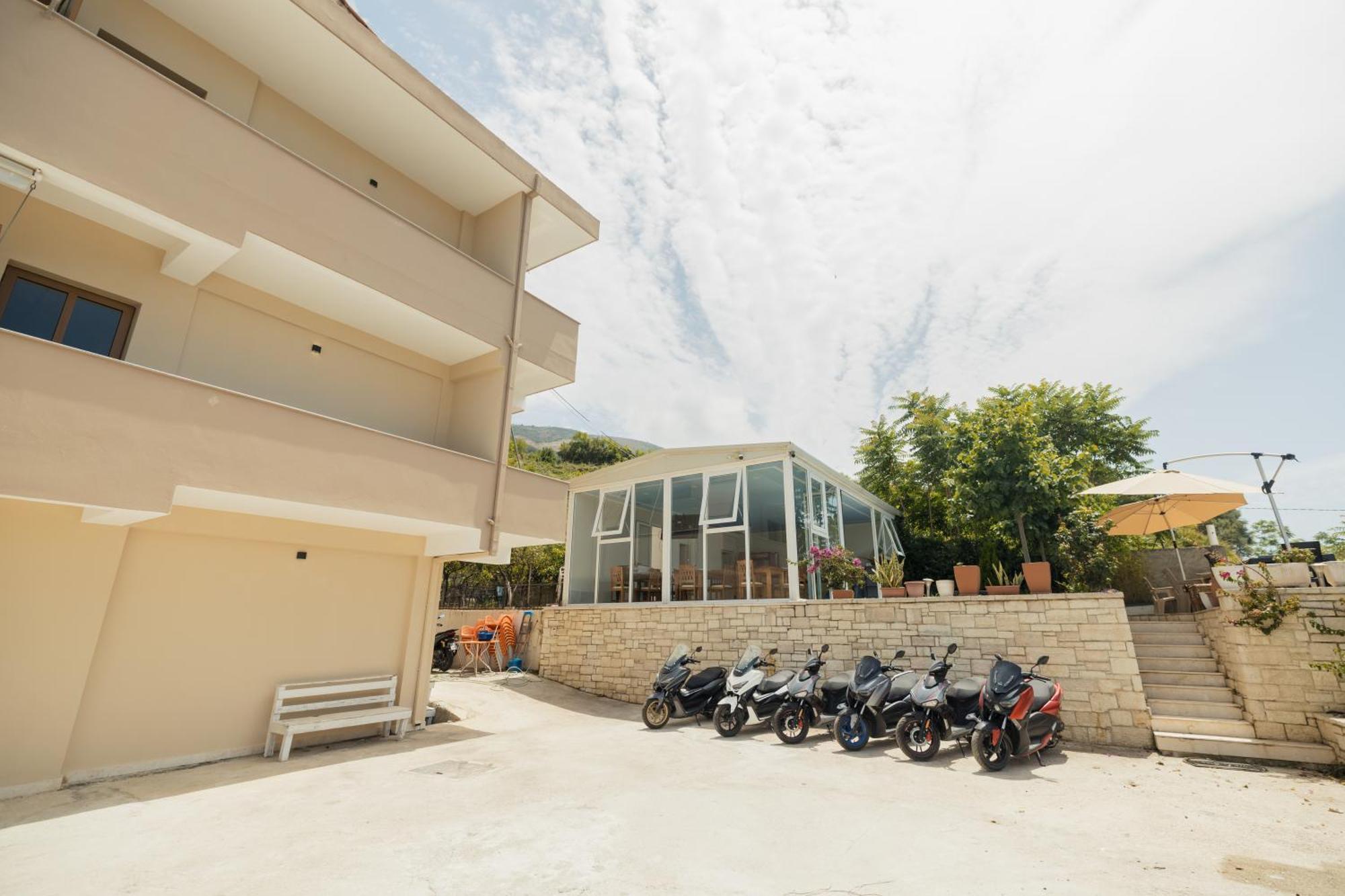 Voyage Villa Vlorë Exteriör bild