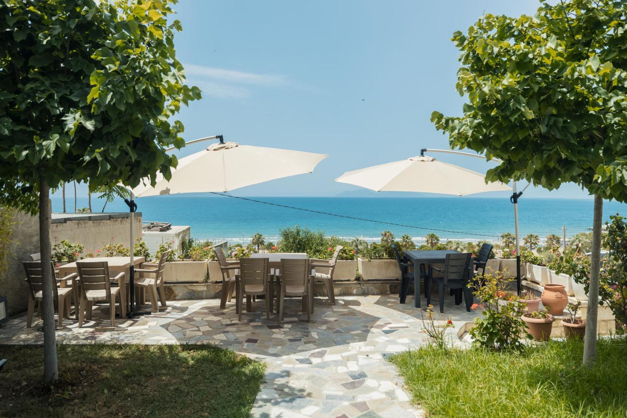 Voyage Villa Vlorë Exteriör bild